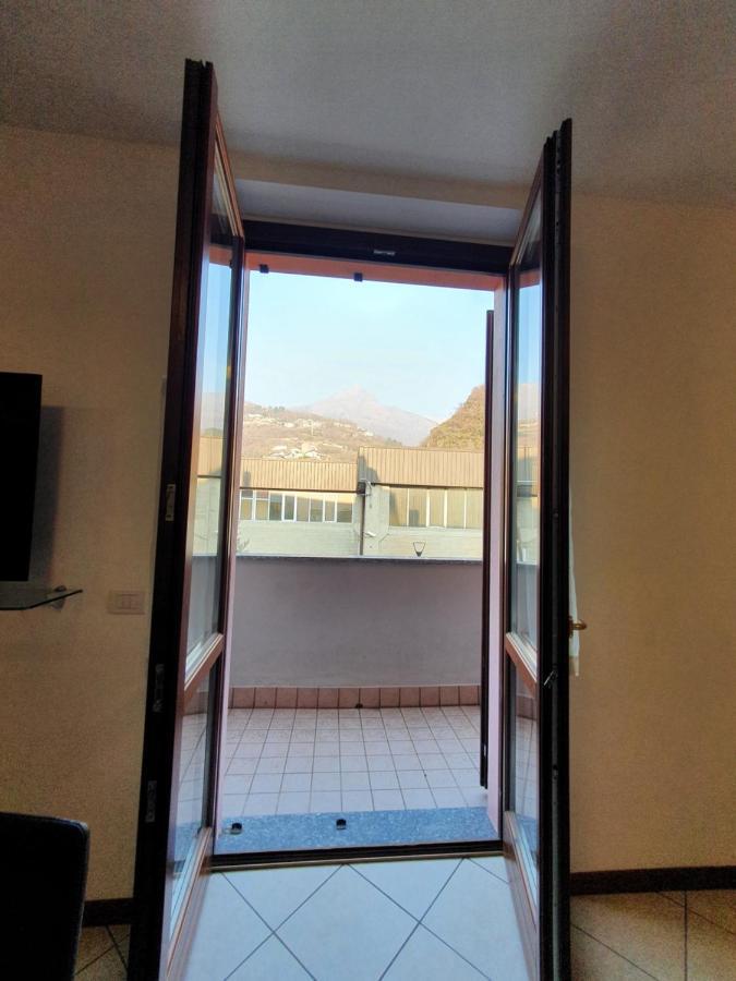 德尔维奥La Casa Nel Vento公寓 外观 照片